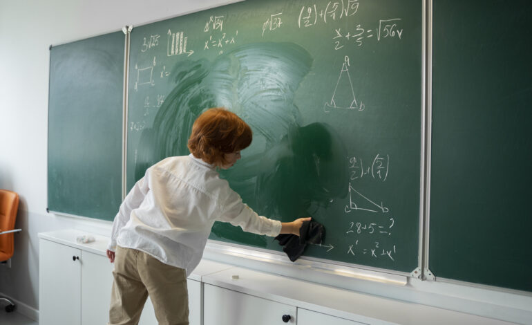 Censis, un giovane su tre non si sente pronto al futuro: scuola sotto accusa ma prevale la critica costruttiva