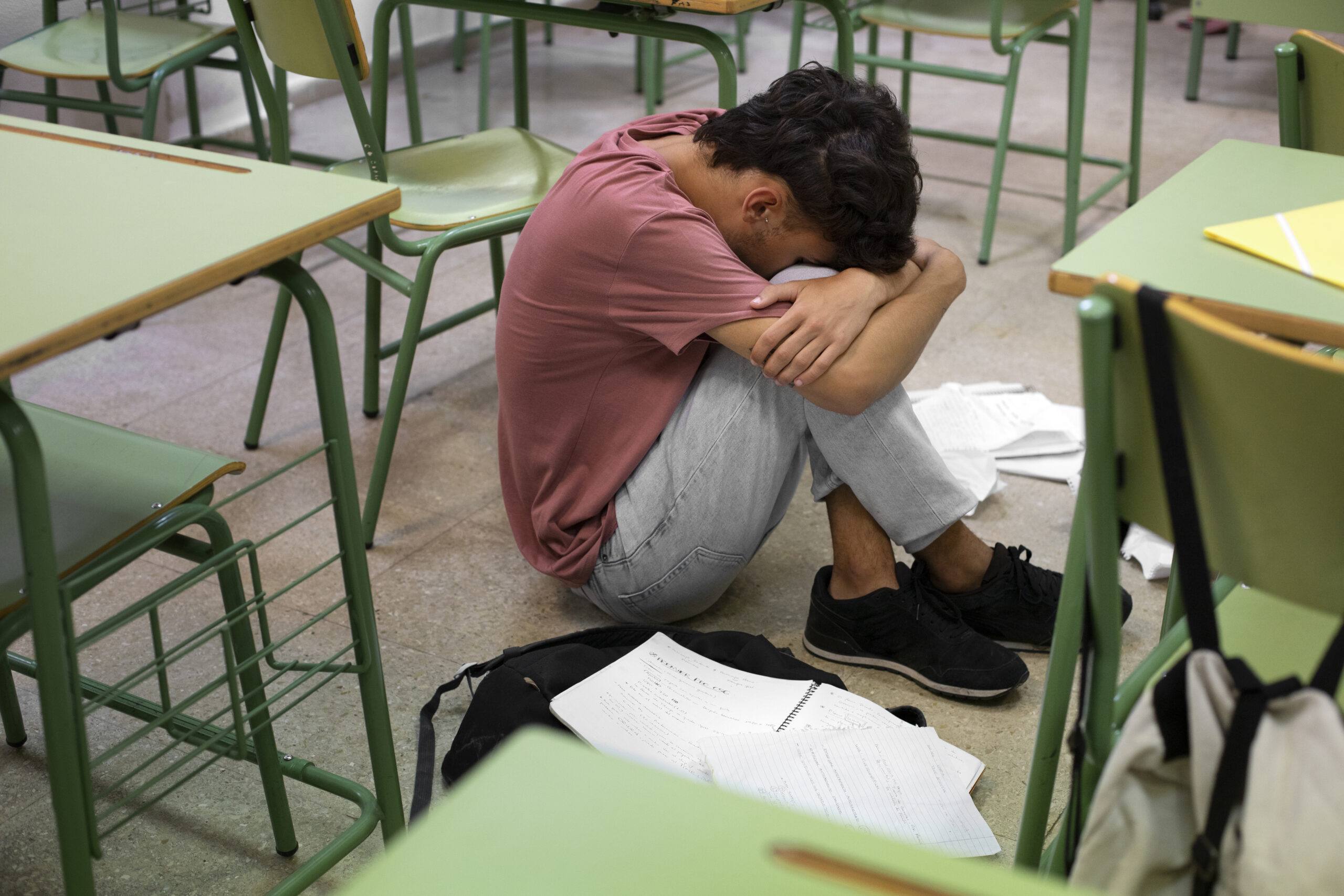 Studente 17enne si sente male dopo presunte frasi sessiste: docente denunciato dai genitori