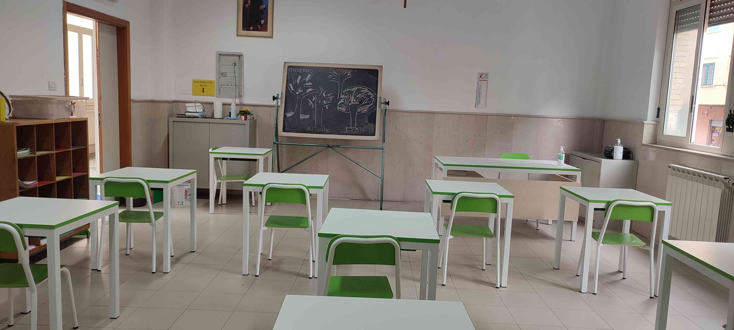 “Sono sereno, non ho picchiato nessuno”, parla il docente di Pontedera. La madre dell’alunno: “Mio figlio non è vittima”