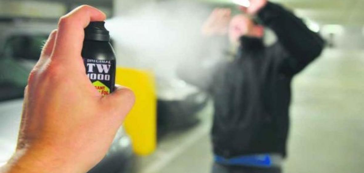 Spray al peperoncino a scuola: docente finisce in ospedale