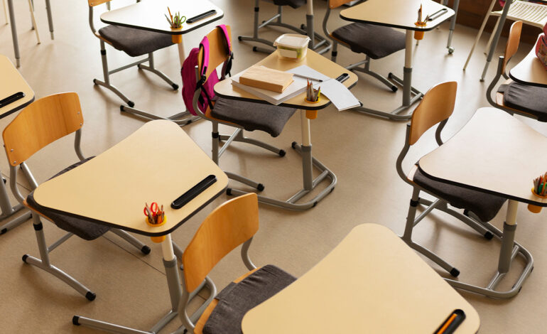 Personale ATA, in Abruzzo diminuiscono i ruoli e aumentano i precari