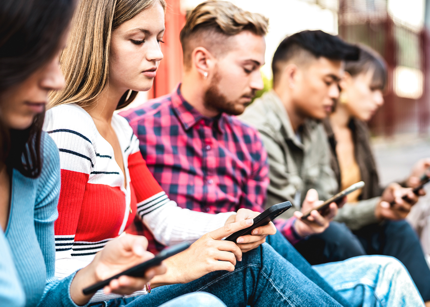 Al via il nuovo anno scolastico: stop ai cellulari in classe anche alle superiori