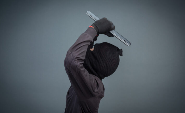 Ladro entra a scuola di notte: messo in fuga da un gruppo di suore