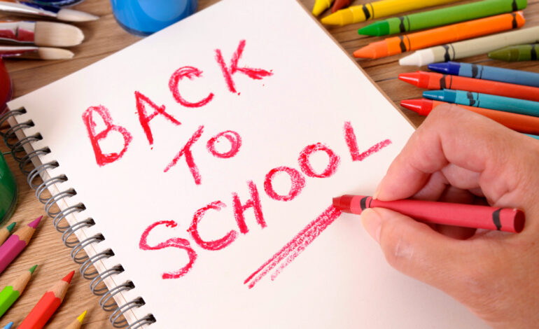 Suona la prima campanella: al via l’anno scolastico tra caldo, caro-libri e il nodo precari